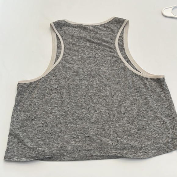 VICTORIA’S Secret Heather gray tank top with front pocket size M - Picture 4 of 16